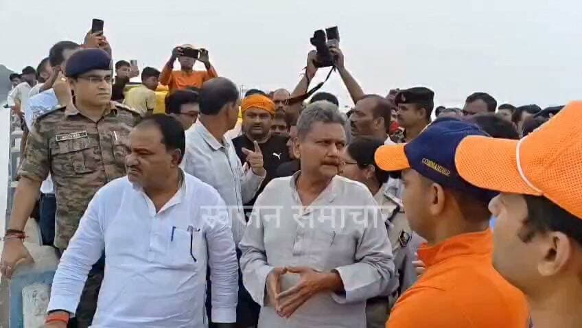 लखीसराय में बाढ़ का खतरा बढ़ा, प्रभारी मंत्री ने लिया जायजा; अधिकारियों को अलर्ट रहने के निर्देश, राहत और बचाव कार्यों की तैयारियों की समीक्षा #लखीसराय