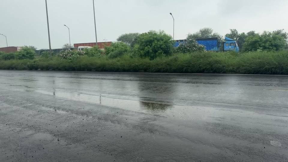 🌧️ पलवल में झमाझम बारिश! लोगों को मिली गर्मी से राहत, देखें LIVE मौसम अपडेट
#PalwalRain #PalwalWeather #PalwalNews #HaryanaWeather #HaryanaVoicePalwal