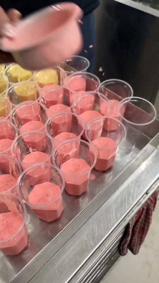 10,000+ Glasses Of Falooda Sold Daily 😱 | Raju Falooda, Karelibaug, Vadodara
#Falooda #RajuFalooda #VadodaraFood #Karelibaug #StreetFood #IndianStreetFood #Foodie #FoodLoversUK