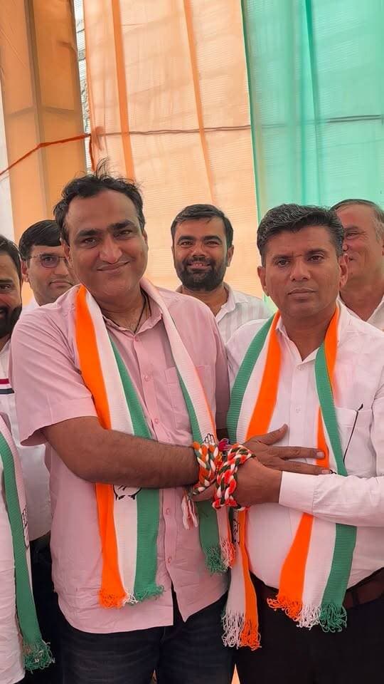 सांचौर: वार्ड नंबर 25 में कांग्रेस एक जाजम पर, पूर्व नेता प्रतिपक्ष बीरबल बिश्नोई ने संभाली चुनावी कमान।
#sanchore