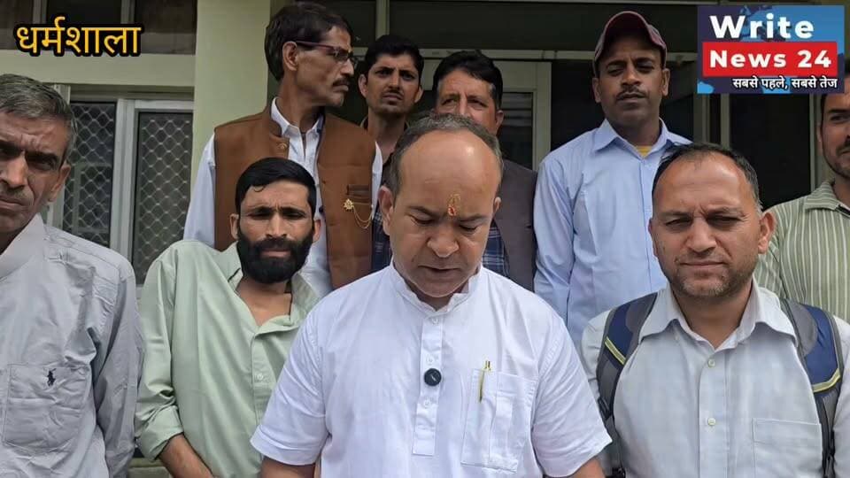 धर्मशाला: स्वास्थ्य विभाग चतुर्थ श्रेणी कर्मचारी संघ के जिला अध्यक्षों ने की राज्य कार्यकारिणी कमेटी भंग करने की माँग ।
राज्य के 7 जिलों से धर्मशाला पहुंचे अध्यक्षों ने कहा राज्य स्तरीय कमेटी नहीं कर रही हित के काम, दोबारा हों चुनाव ।
#himachalpradesh #dharmshala #healthdepartment #election #followers