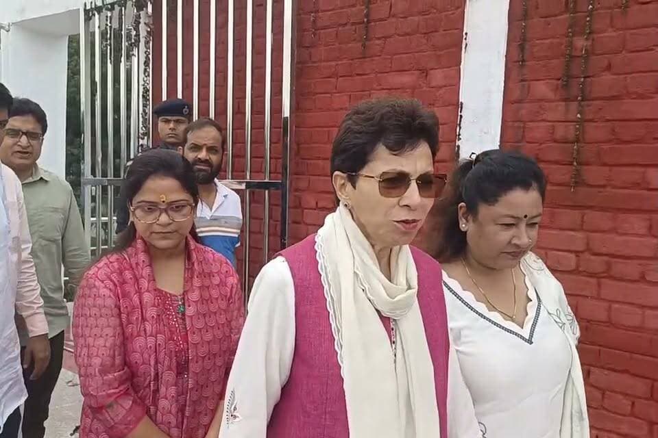 7 सितंबर को।होने वाले cm आवास कूच कार्यक्रम की तैयारियों का जायजा लेने पहुंची कांग्रेस प्रदेश प्रभारी कुमारी शैलजा।
कूच से पहले परेड ग्राउंड में होगी कांग्रेस की जन सभा।
