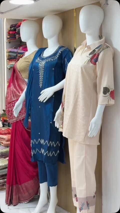 Rashi Fashion, Chhindwara
Lalbag Road, Chota Talab, Near Vishal Mega Mart, Miglani Travel
wedding shopping d fak go aR 3 visit al!
#RashiFashion #Chhindwara #ChhindwaraShopping #LehengaCollection #WeddingShopping