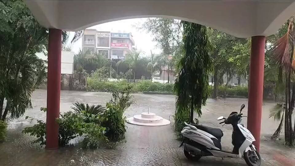 खटीमा में देखिए बारिश का नजारा