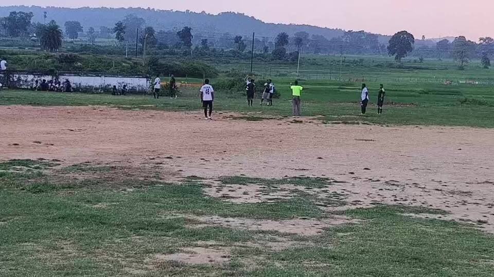 ⚽🏆 रिटायर्ड 11 फुटबॉल फाइनल का महा मुकाबला! 🏆⚽
🔥 कटकमसांडी 🆚 हजारीबाग Old
फाइनल मुकाबले में दोनों टीमों के बीच होगी जबरदस्त भिड़ंत!
कौन बनेगा रिटायर्ड 11 फुटबॉल टूर्नामेंट का चैंपियन? 🏆
📍 लाइव देखें पूरा फाइनल मुकाबला
⚡ गोल, रोमांच और फुटबॉल का जुनून—सब कुछ एक साथ!
#Retired11Football #FootballFinal #KatkamSandi #HazaribaghWorld #FootballMatch #FinalMahaMuqabla #LiveFootball #Hazaribagh #KatkamSandi #FootballLovers #LiveMatch #फुटबॉल_फाइनल #महामुकाबला