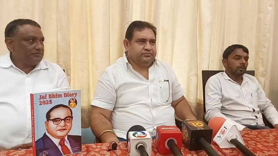 🧹 सफाई कर्मचारियों की समस्याओं पर होगा सीधा संवाद, पूर्व मंत्री संदीप सिंह व अशोक जार्ज करेंगे आह्वान
#सफाईकर्मचारी #सफाईकर्मचारियोंकीसमस्याएं #सीधासंवाद #Faridabad #SanitationWorkers #Haryana #A2ZNewsUpdate #LocalNews #FaridabadNews