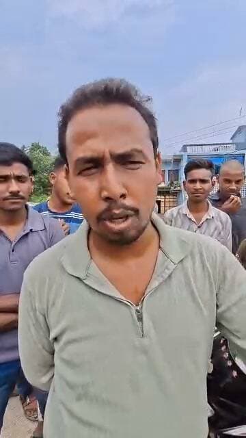 भानपुरा समरसता संकल्प अभियान यात्रा के दौरान रास्ते की खराब हालत बताने गए अरनिया चारण के लोगों के साथ मारपीट का मामला सोशल मीडिया पर चल रहा है!