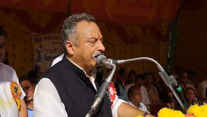 शिक्षा मंत्री रोहित ठाकुर ने आज सिरमौर जिले के उपमंडल राजगढ़ के राजकीय वरिष्ठ माध्यमिक पाठशाला फागू में आयोजित जिला स्तरीय अंडर-19 छात्र खेलकूद प्रतियोगिता में बतौर मुख्य अतिथि भाग लिया।
#हिमाचल
#RohitThakur
