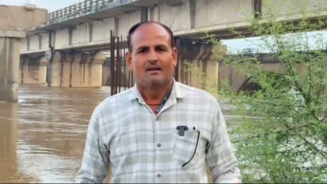 मुरैना जिले की सभी नदियों में उफान, किसानों की फसले तबाह, जिले में बाढ़ जैसे हालात,