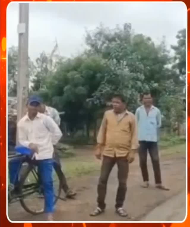 सागर में हुई 11 लोगों की शराब कांड के बाद प्रशासन ने कराई मुनायदी, सुनिए जरा क्या कहा#morena2025 #morena2024 #trendingpost2024 #morena #reelsvideo