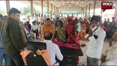 जन सेवा चौपाल में उमड़ा जनसैलाब! हरचंदपुर विधानसभा के उपमंडी सताँव में आयोजित जन सेवा चौपाल में 1000 से अधिक लोग पहुंचे और पूर्व विधायक राकेश प्रताप सिंह के सामने अपनी-अपनी समस्याएं रखीं।
जनता की भीड़ और फरियादों से चौपाल देर तक गूंजती रही, लोगों को समस्याओं के समाधान का भरोसा मिला।
#voicebharat24 #reelsvideoシ #reelsviralシ #रायबरेली #RakeshSingh DineshPratapSingh vidhayak