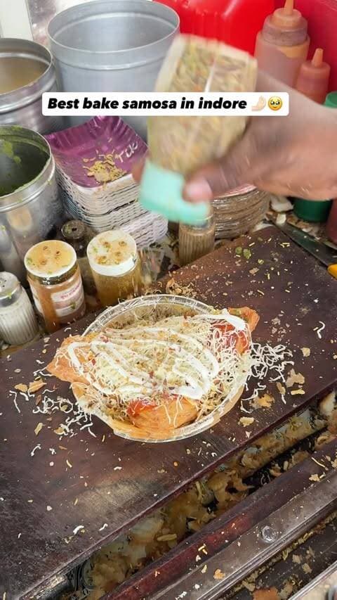 Bsst bake samosa in indore 🔥🔥
Location :- near sky corporate building
Comment for full address 🤌🏻🥹
.
.
.
#indorecity #indorefood