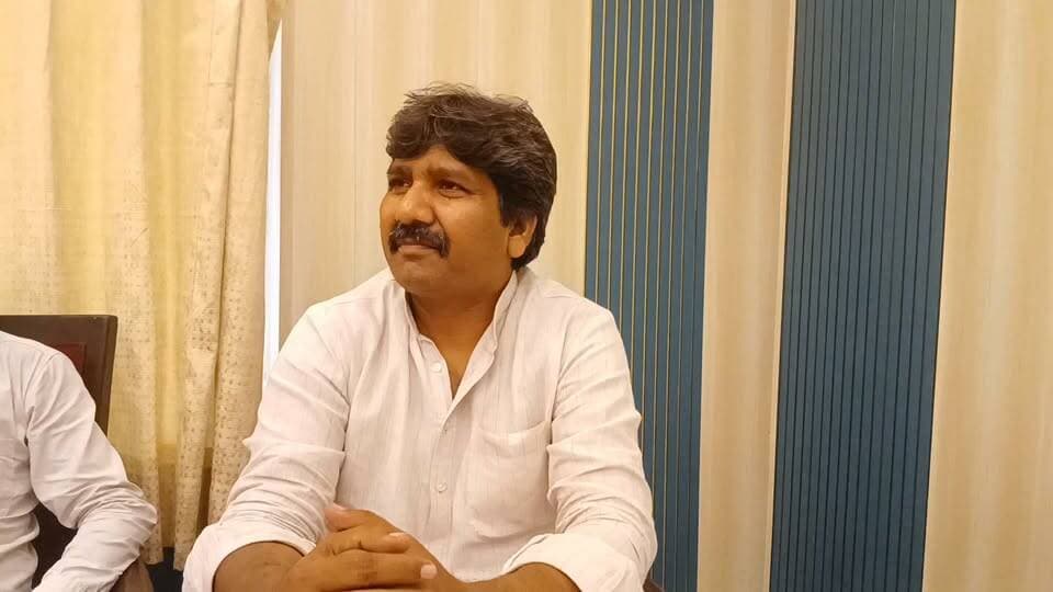 सफाई कर्मचारियों के आंदोलन पर बड़ा अपडेट, 13 में से 12 मांगें माने जाने का दावा...
#goverment
#haryana
#voiceoffaridabad
#Voiceoffreedom