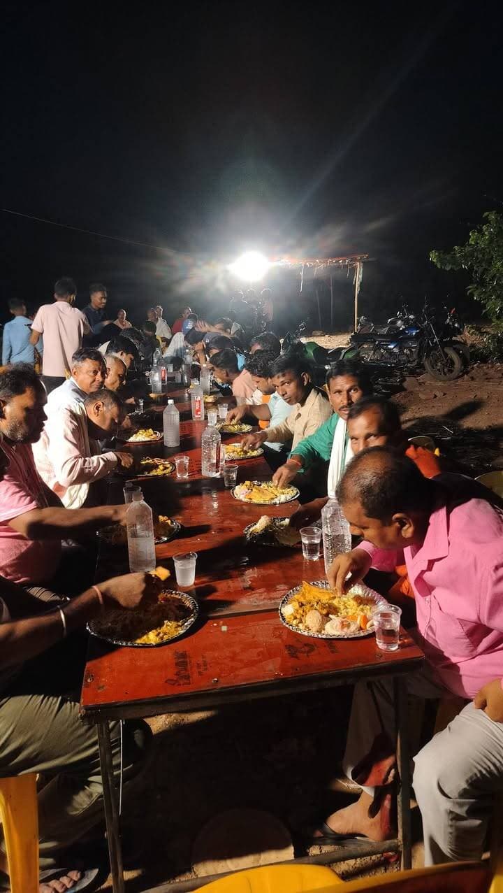 महादेव खोह में सावन मेला के समापन पर किया गया वन भोज #अपना_रोहतास #महादेव_खोह #कैमूर_पहाड़ी #धार्मिक_स्थल #nauhatta #mahadevkhoh