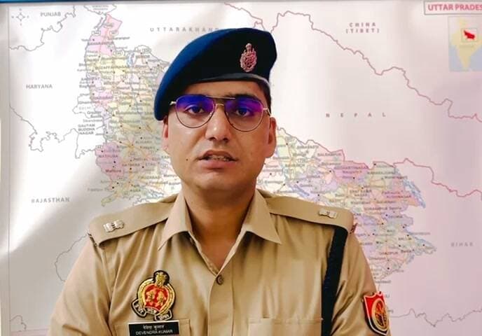 यूपी के शाहजहांपुर जनपद में तिलहर थाना क्षेत्र के चार सिपाहियों ने व्यापारी के जेब में स्मैक रखकर उसे जेल भेज देने की धमकी देकर लाखों रुपए वसूले
चारो निलंबित कर दिया दिए गए दो गिरफ्तार कर लिए गए, दो फरार है मुकदमा दर्ज हो गया है
आपका अपना शहर Aapka Apna Shahar