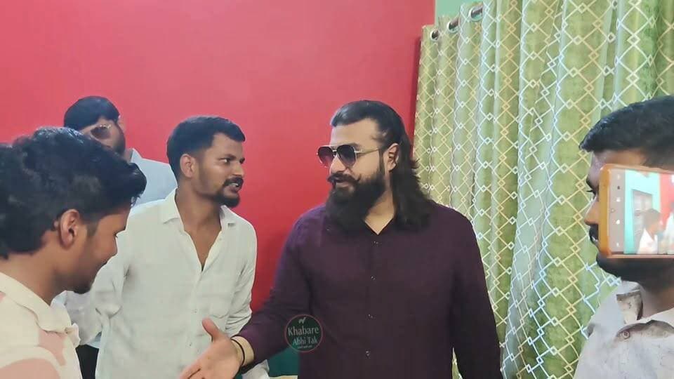 2027 चुनाव को लेकर सदर विधायक अब्बास अंसारी का क्षेत्र में लगातार दौरा, कार्यकर्ताओं और जनता से कर रहे मुलाकात
#खबरेंअभीतक #KhabareAbhiTak #AbbasAnsari #Mau #2027चुनाव