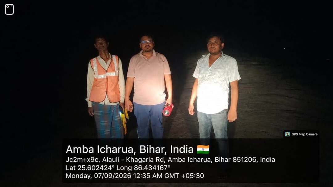 तटबंध सुरक्षा को लेकर तटबंध रक्षकों द्वारा दिन-रात लगातार तटबंधों का निरीक्षण एवं निगरानी की जा रही है। निरीक्षण के दौरान तटबंध की स्थिति पर सतत नजर रखते हुए जिला आपदा नियंत्रण कक्ष को नियमित रूप से खैरियत रिपोर्ट साझा की जा रही है।