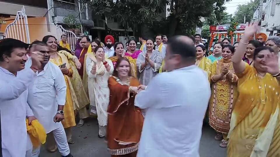ਰਾਜਾ ਕਾ ਦਰਬਾਰ ਵਲੋ ਸੰਧਿਆ ਫੇਰੀ ਦੀਆਂ ਦੇਖੋ ਲਾਈਵ ਤਸਵੀਰਾਂ