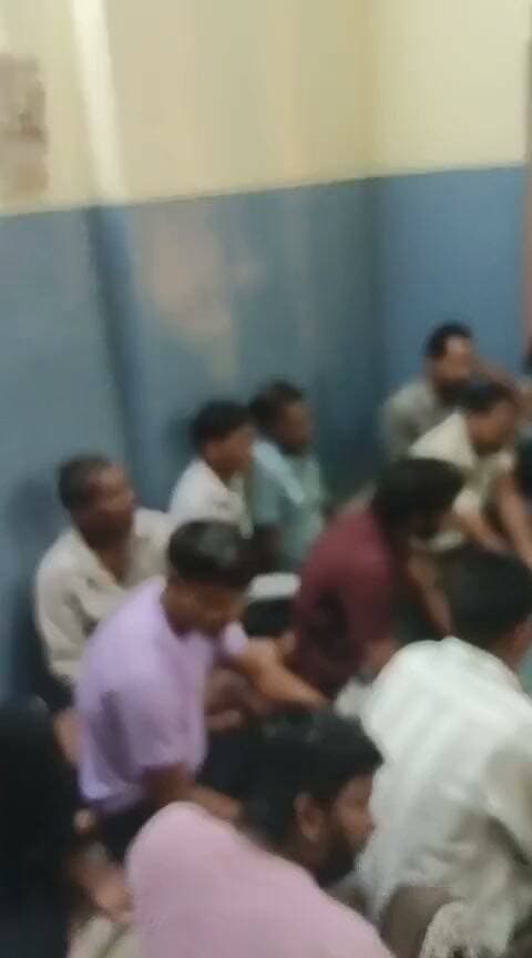 राजसमंद के केलवा में बाबा रामदेव नवयुवक मंडल केलवा द्वारा महत्वपूर्ण बैठक का आयोजन किया गया। संभाग स्तरीय बाबा रामदेव जी भादवी बीज के उपलक्ष में शोभायात्रा यात्रा 13 सितंबर को निकालने पर चर्चा की गई है। यह जानकारी कार्यक्रम संयोजक शांतिलाल रेगर ने दी है।
Rajsamand news
#Rajsamandnews