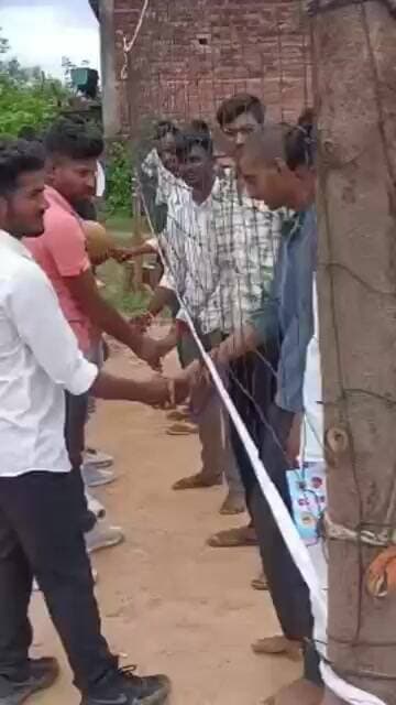 सपहा बजरंग इण्टर कालेज में बच्चों को खेल करवाईं गई। #chitrakoot #viralnews #news #newslive