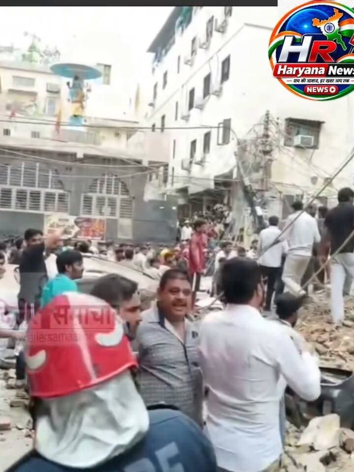 दिल्ली में 6 मंजिला इमारत गिरने से बड़ा हादसा, 50 से ज्यादा छात्र दबे होने की आशंका #delhi #virelvideo