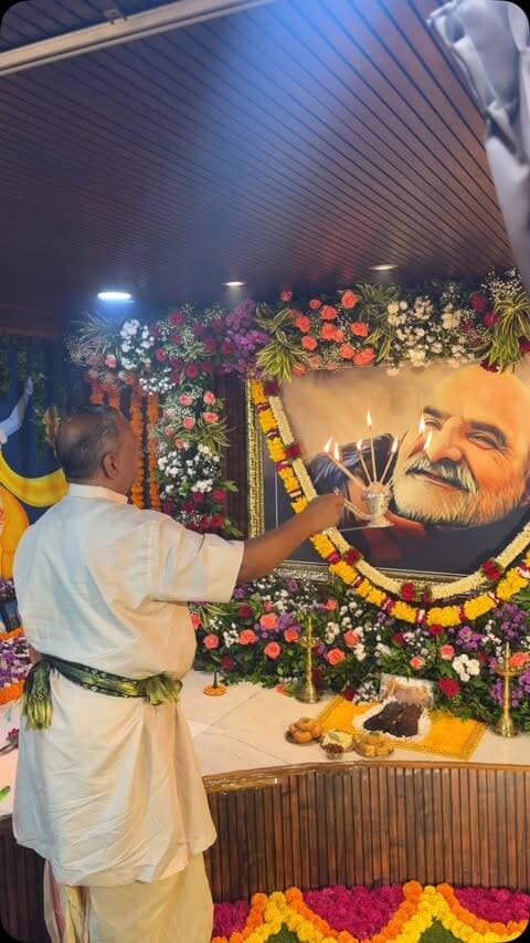 #नीमकरौरीधामइंदौर
#ram #hanuman #neemkarolibaba