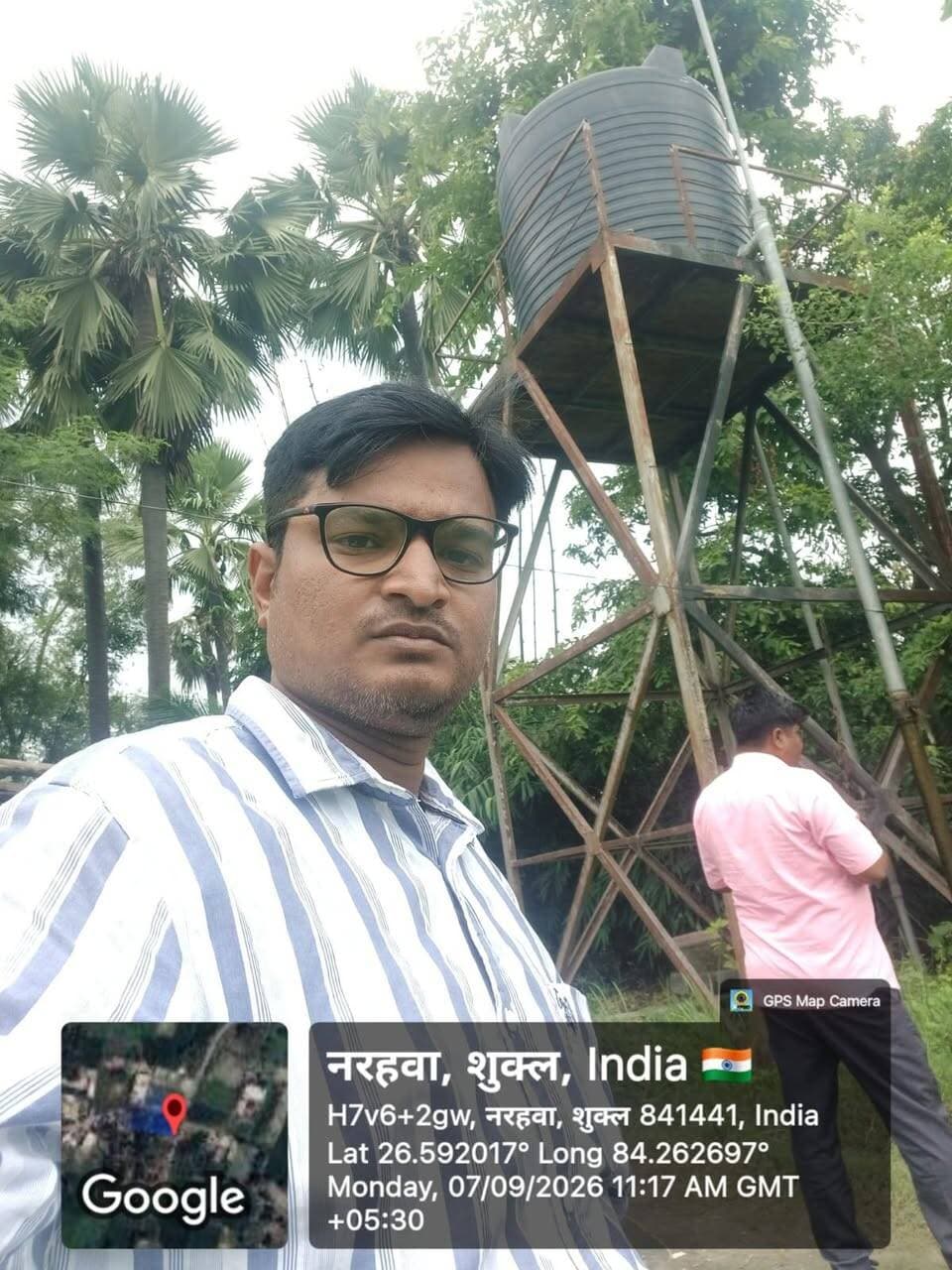 नल-जल योजना की जमीनी हकीकत की होगी सघन जांच: जिले की 230 पंचायतों में 7 व 8 सितंबर को विशेष जांच अभियान!
आज दिनांक 07 सितंबर 2026 को बिहार सरकार के निर्देश पर जिला प्रशासन ने 'नल-जल योजना' की वास्तविक स्थिति जानने के लिए विशेष जांच का आदेश जारी किया है।
जिलाधिकारी श्री समीर सौरभ के निर्देशानुसार जिले की सभी 230 पंचायतों के लगभग 3,110 वार्डों में जलापूर्ति और योजना की कार्यशीलता की जांच की जाएगी। इसके लिए 230 कर्मियों को प्रतिनियुक्त किया गया है, जो 07 और 08 सितंबर को पंचायतों व वार्डों में जाकर स्थलीय सत्यापन करेंगे। जांच रिपोर्ट के आधार पर नियमानुसार कड़ी अग्रेतर कार्रवाई की जाएगी, ताकि आमजन को नियमित और गुणवत्तापूर्ण शुद्ध पेयजल उपलब्ध कराया जा सके।
#Gopalganj #NalJalYojana #DMGopalganj #PublicWelfare #InspectionDrive #CleanDrinkingWater #GopalganjAdministration