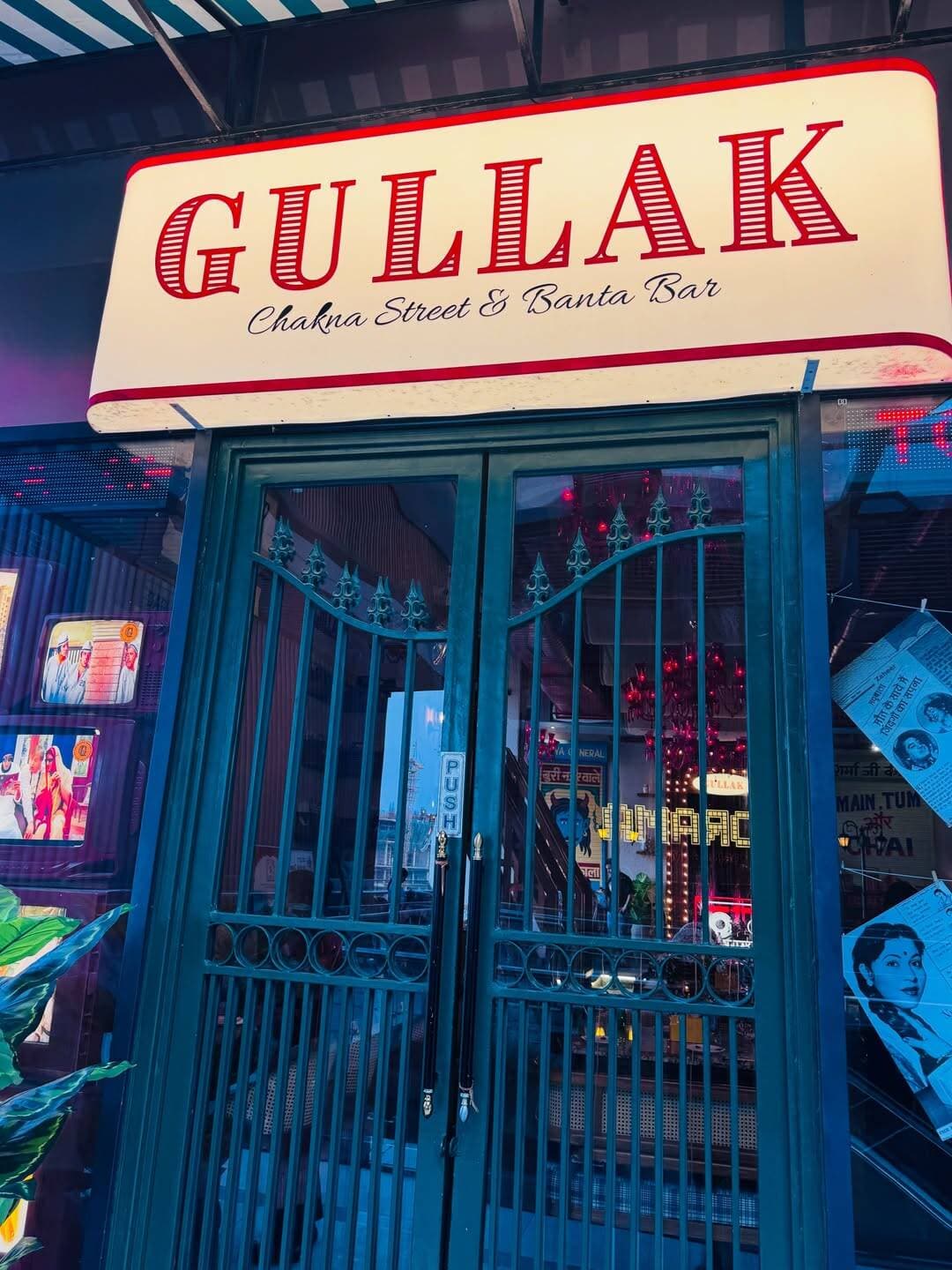 Gullak kholi… aur andar se nikli yaadein, masti aur bahut saara yummy food! 😍❤️
80s–90s ka nostalgia + modern dining = Gullak! ✨
A perfect place to eat, chill & relive the good old days. 🥰
📍 Central 50, Sector 50, Noida
#gullaknoida #noidafoodie #retrovibes #nostalgiatrip #noidafoodiemoodie