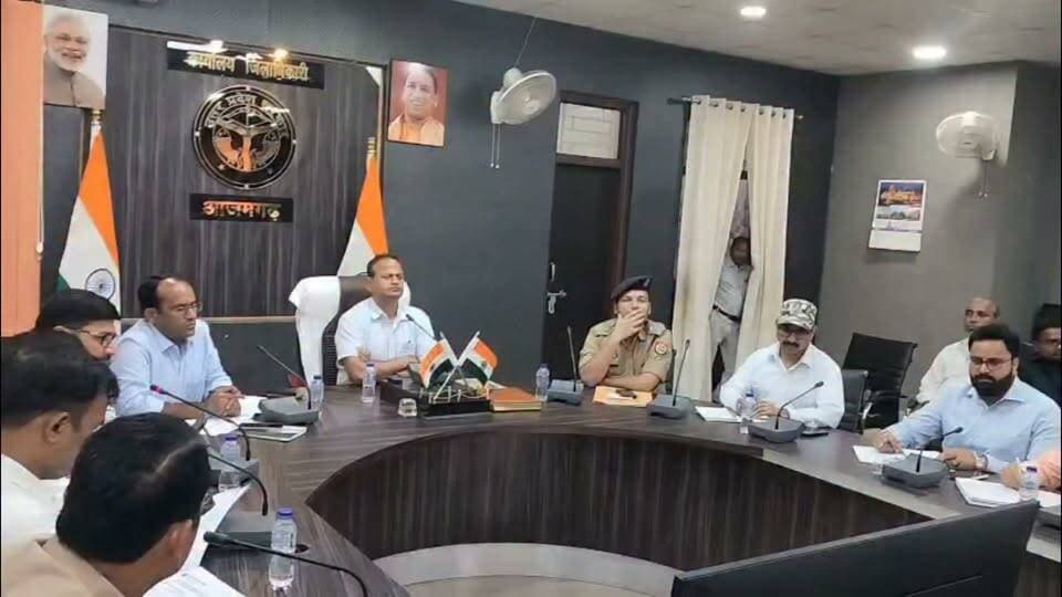 #डीएम #रविंद्र कुमार ने कलेक्ट्रेट सभागार में विभागीय अधिकारियों के साथ की समीक्षा बैठक 17 सितंबर से 17 अक्टूबर तक चलेगा सेवा संकल्प महा अभियान सरकार की सभी योजनाओं का लाभ जनता के घर तक पहुंचने का निर्देश