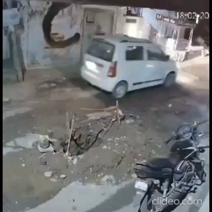 बाइक सवार की ऐसी दुर्घटना अपने कभी नही देखी होगी..😃