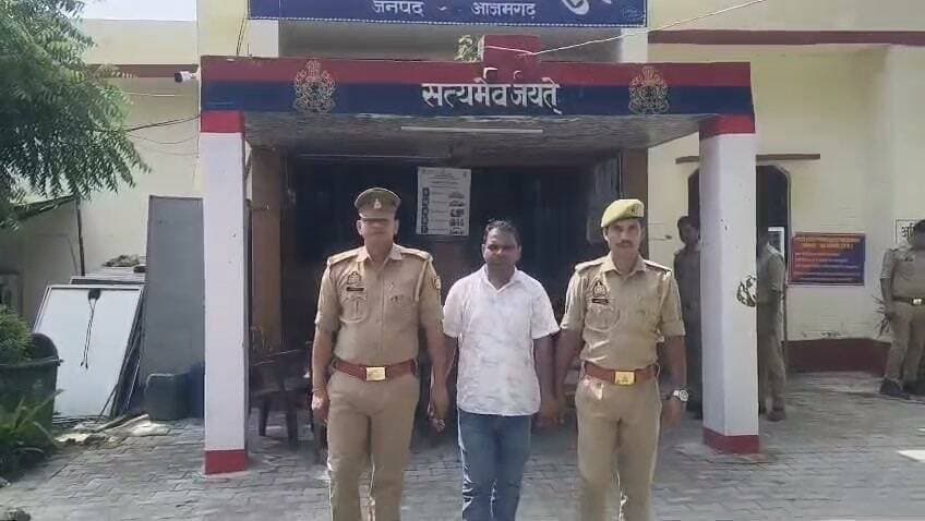 फर्जी क्लिनिक संचालित कर मरीज का गलत इलाज करने का आरोप, आरोपी गिरफ्तार, खुद को डॉक्टर बताकर घायल का किया इलाज, हालत बिगड़ने पर पैर काटने तक की बनी स्थिति; पुलिस ने दबोचा
https://abckhabar.in/?p=8117