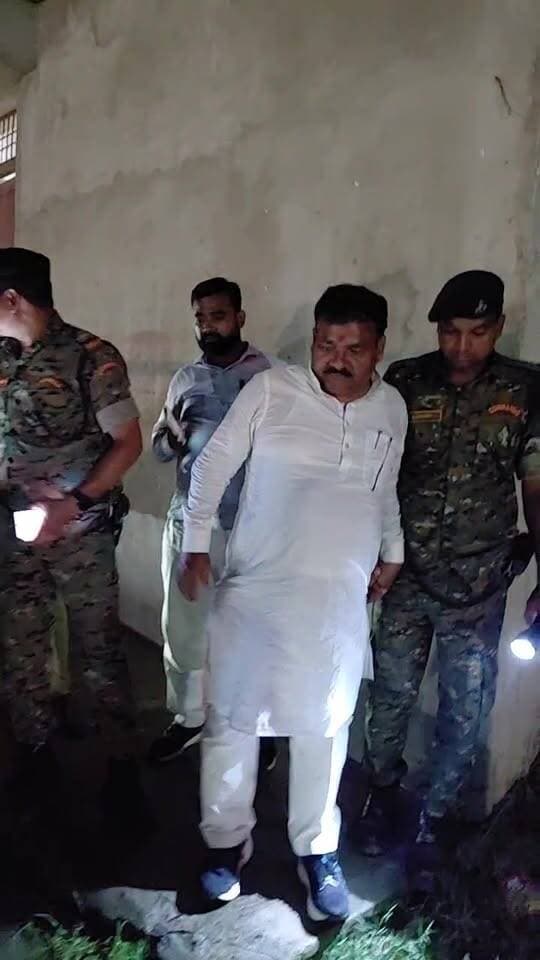 बिधायक अरूण शाह पहूंचे बाढ़ प्रभावित क्षेत्र करनौती पंचायत के रानीसराय बोले सरकार से बाढ़प्रभावित क्षेत्र घोषित करने की मांग।
#
