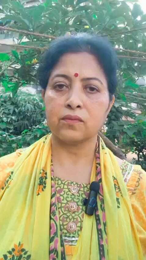 इतना बड़ा झूठ! दलित अपमान पर FIR नहीं, कोर्ट में दूसरी FIR का हवाला! दलित समाज के सम्मान से जुड़े एक गंभीर मामले में FIR की मांग हुई।
लेकिन जब मामला हाईकोर्ट पहुँचा, तो सरकार की तरफ से ऐसी FIR का हवाला दिया गया जिनका मूल मामले और आरोपित लोगों से सीधा संबंध ही नहीं था।
बेंगलुरु की FIR अलग।
हल्द्वानी की FIR अलग।
तो सवाल सीधा है:
जिस कथित शुद्धीकरण हवन और उसे करने वाले लोगों के खिलाफ FIR की मांग की गई थी, उस मामले में FIR कहाँ है?
क्या सरकार जवाब देगी?
और सरकारी वकील ने हाईकोर्ट के सामने इन अलग-अलग FIR का हवाला आखिर किस आधार पर दिया?
यह BJP बनाम Congress का सवाल नहीं है।
यह दलित सम्मान, कानून और जवाबदेही का सवाल है।
जनता देख रही है।
हम भी देख रहे हैं।