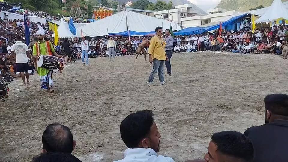 🤼♂️🔥 सुरंगानी छिंज मेला महादंगल 2026 🔥🤼♂️
सुरंगानी छिंज मेले के महादंगल का रोमांच अब सीधे आपके मोबाइल पर!
📡 चंबा टुडे चैनल पर महादंगल का LIVE प्रसारण 📺
👉 चैनल को FOLLOW करें
👉 LIVE वीडियो को SHARE करें
👉 अपने दोस्तों तक पहुंचाएं दंगल का रोमांच! 🔥
देखिए… सुनिए… और जुड़िए सुरंगानी महादंगल 2026 के साथ! 💪🤼♂️
#सुरंगानीछिंजमेला #महादंगल2026 #सुरंगानी #छिंजमेला #दंगल #Kushti #Wrestling #Live #LivePrasaran #ChambaTodayChannel #ChambaToday #चंबाटुडे #चंबा #HimachalPradesh #ViralLive #FacebookLive #LiveDangal #FollowAndShare