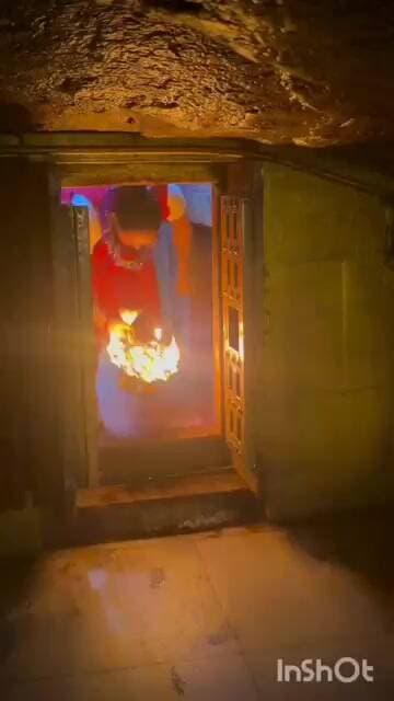 जय हो विंध्यवासिनी मंया जी की पूजा अर्चना सिंगार अलौकिक झांकी आरती के दर्शन कीजिए