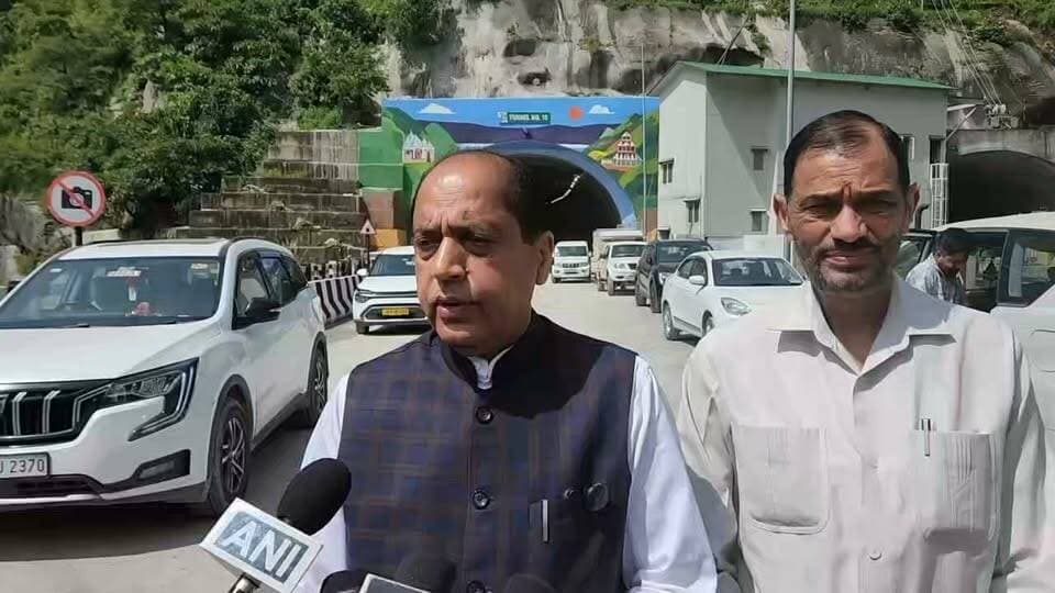 पण्डोह:- मंडी-मनाली राष्ट्रीय राज मार्ग की डयोड हणोगी और हणोगी से दवाडा टनल पर वाहनों की आवाजाही शुरू होने पर बोले नेता प्रतिपक्ष जयराम ठाकुर
