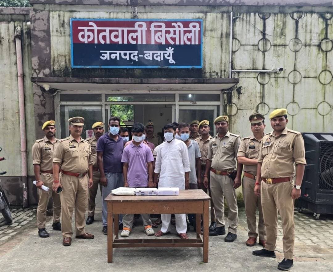 बुरे काम का बुरा नतीजा
घर पे है घरवाली फिर भी चाहिए बाहर वाली
<nis:link nis:type=tag nis:id=bisauli nis:value=bisauli nis:enabled=true nis:link/>