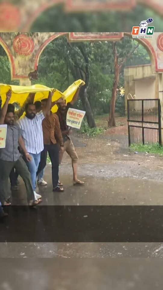 आगर मालवा जिले में ग्रामीणों की निजी जमीन पर कंपनी द्वारा विद्युत पोल व तार निकालने के बाद भी मुआवजा राशि नहीं देने के आरोप लगे हैं #agar #ᴠɪʀᴀʟᴠɪᴅᴇᴏs #mpcongress #cmmohanyadav