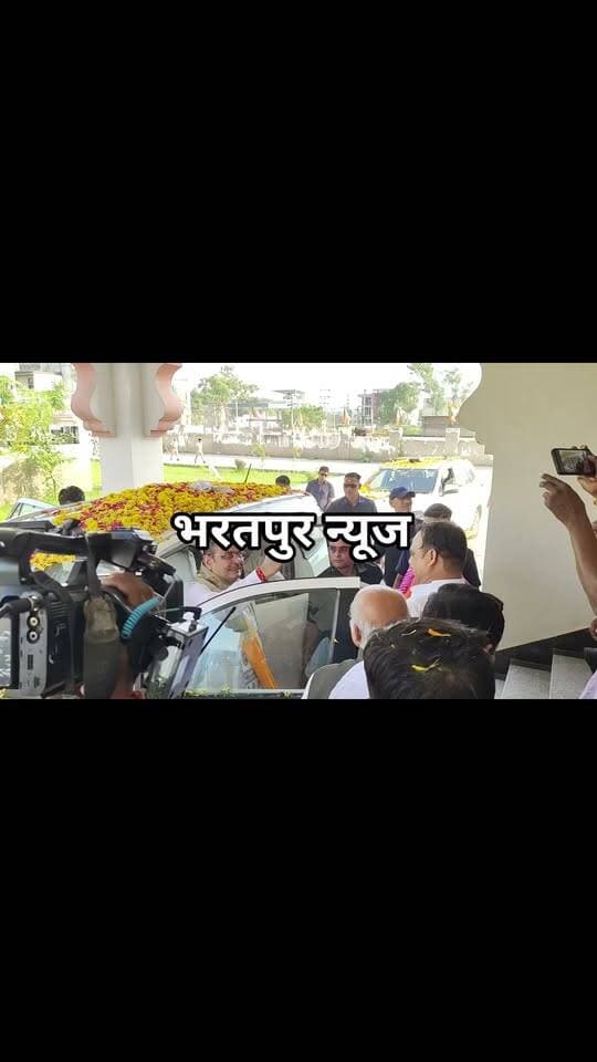 सीएम भजनलाल शर्मा पहुंचे बीजेपी कार्यालय भरतपुर