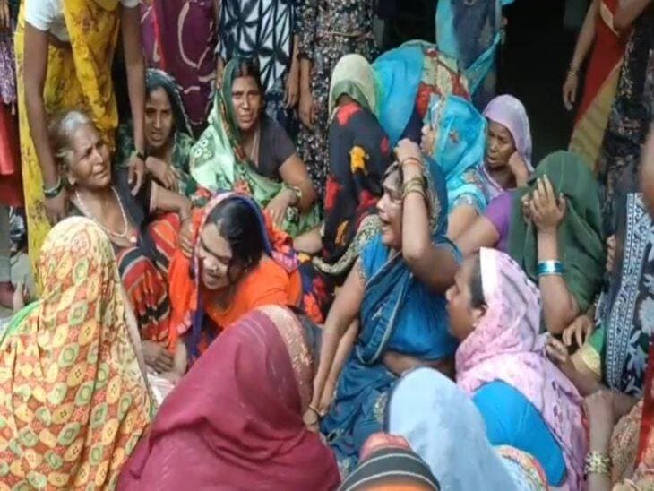 *नदी में नहाने गए दो बच्चों की डूबकर मौत:* शाहजहांपुर में सब्जी तोड़ने निकले थे, 2 घंटे बाद मिले शव, थाना निगोही क्षेत्र में हुआ हादसा।