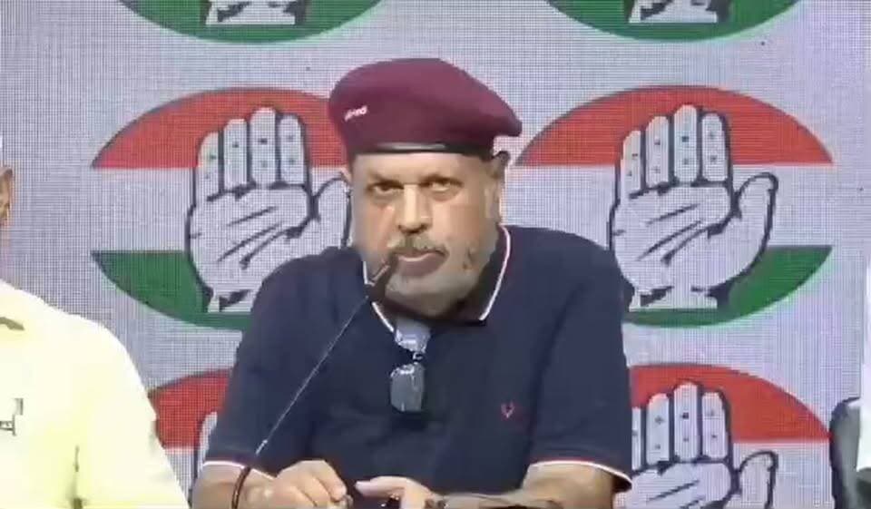 माननीय #डॉ_हीरा_ठाकुर पूर्व मंत्री उत्तर प्रदेश सरकार, राष्ट्रीय अध्यक्ष - राष्ट्रीय कर्पूरी ठाकुर विचार #कांग्रेस पार्टी में शामिल हुए । #जय_कर्पूरी
#IndianNationalCongress #डॉ_हीरा_ठाकुर #हीरा_ठाकुर #पूर्व_मंत्री #उत्तर_प्रदेश_सरकार #कांग्रेस #कांग्रेस_पार्टी #IndianNationalCongress #Congress #कर्पूरी_ठाकुर #जय_कर्पूरी #KarpooriThakur #राजनीति #उत्तरप्रदेश_राजनीति #PoliticalNews #BreakingNews #LatestNews #NewsUpdate #CongressParty