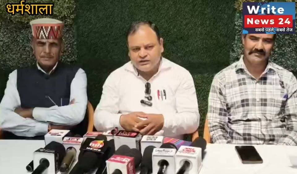 धर्मशाला: खनियारा के पटोला ग्राउंड में 17 सितंबर को होगा भेड़ी मेले का आयोजन, 11 सितंबर को होगी डायन मास ।
15 और 17 तारीख को होगा खेल पात्र, जानकारी दे रहे जय इंद्रू नाग देवता कमेटी के पदाधिकारी ।
#himachalpradesh #dharmshala #indrunag #dayanmas #followers
