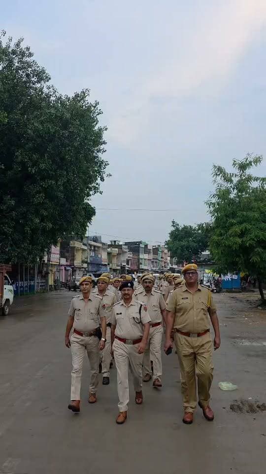 सर्किल CO CITY सवाईमाधोपुर में थाना मानटाउन व कोतवाली इलाके में sho मानटाउन व sho कोतवाली मय जाप्ते के फ्लैग मार्च