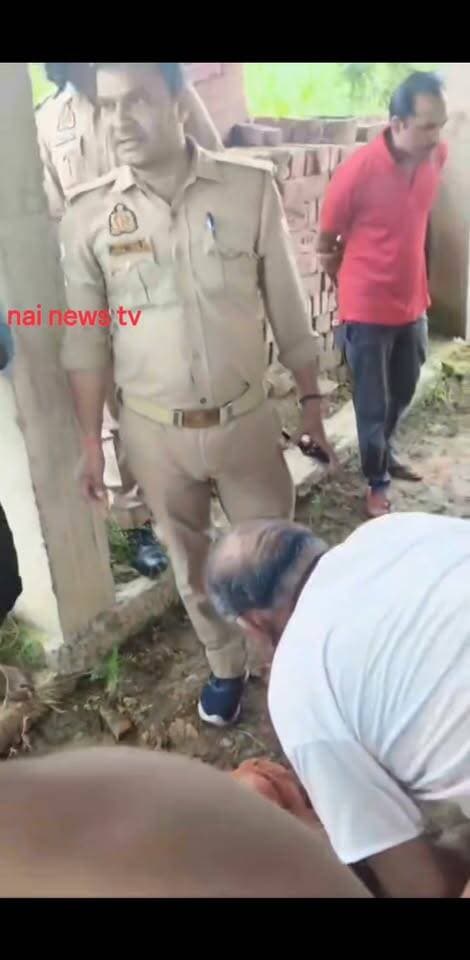 https://www.facebook.com/share/r/1ECqwHFiAq/
254 फाफामऊ विधानसभा क्षेत्र कुरेसर ग्राम सभा में पापियों के द्वारा 250 वर्ष पुरानी बजरंगबली महाराज की मूर्ति को तोड़ दिया गया, शासन प्रशासन ऐसे पापियों के खिलाफ सख्त से सख्त कार्रवाई करे