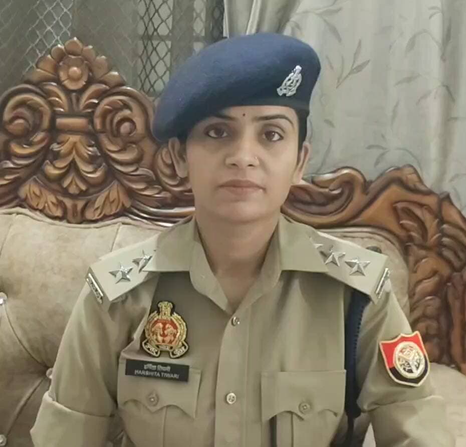 Bahraich:- थाना रानीपर पुलिस द्वारा जनपद श्रावस्ती में ₹25,000 का पुरस्कार घोषित वांछित अपराधी गिरफ्तार, अवैध .12 बोर तमंचा व कारतूस बरामद किए जाने के सम्बन्ध में क्षेत्राधिकारी पयागपुर महोदय श्रीमती हर्षिता तिवारी की बाइट...