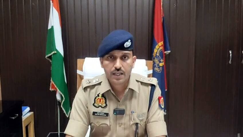 कौशांबी में अवैध पटाखा बेचने वाले व्यापारियों पर की जा रही कार्रवाई के संबंध में एसपी का बयान।
#kaushambipolice
