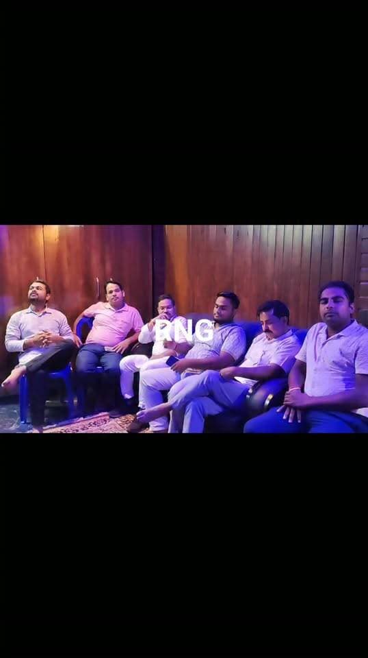 बाढ़ पीड़ितों की सहायता हेतु राहत सामग्री वितरण का निर्णय
आज United Private Schools Association (UPSA) की एक महत्वपूर्ण बैठक आयोजित की गई, जिसमें एसोसिएशन के राष्ट्रीय पदाधिकारियों एवं सदस्यों ने भाग लिया।
बैठक में राष्ट्रीय अध्यक्ष श्री विकास परिहार, राष्ट्रीय उपाध्यक्ष श्री उदय नारायण, राष्ट्रीय महासचिव श्री सुबोध कुमार सिंह, राष्ट्रीय सचिव श्री चंद्रभूषण सिंह, तथा श्री राजन गुप्ता और श्री राजेंद्र सिंह उपस्थित रहे।