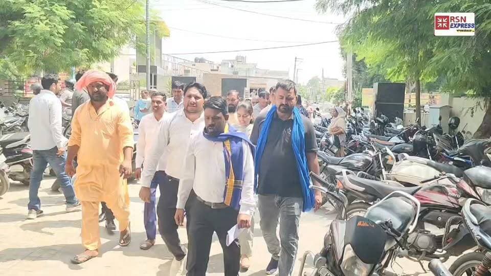 हिसार में नगर निगम कर्मचारियों के प्रधान गिरफ्तार, महिला कर्मचारी मनजीत कौर का सोशल मीडिया अकाउंट भी बैन
कर्मचारियों का ऐलान—चाहे प्रशासन कुछ भी कर ले, हमारा प्रदर्शन रहेगा जारी!