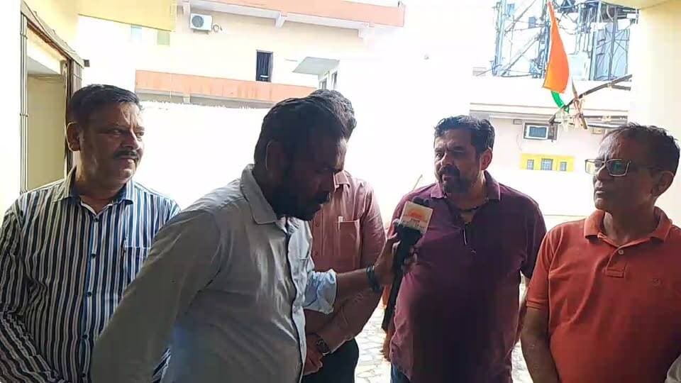 #haridwar : हरक सिंह रावत की उपस्थिति में कांग्रेसी नेत्री द्वारा पंजाबी समाज पर की गई मनगढ़ंत टिप्पणी से पंजाबी समाज में भारी रोष, क्या बोले उत्तरांचल पंजाबी महासभा के पदाधिकारी : देखें वीडियो
Haridwar Stambh Vasudev