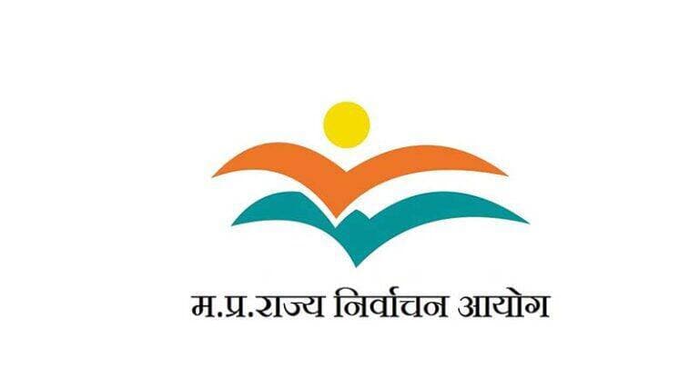 टीकमगढ़ नगरपालिका अध्यक्ष पद के उपचुनाव हेतु पुलिस अधीक्षक द्वारा किया पुलिस चुनाव सेल का गठन
--
राज्य निर्वाचन आयोग द्वारा निर्धारित कार्यक्रम के अनुसार टीकमगढ़ नगरपालिका अध्यक्ष पद हेतु होने वाले उपचुनाव को शांतिपूर्ण, निष्पक्ष एवं भयमुक्त वातावरण में संपन्न कराने तथा प्रभावी सुरक्षा एवं कानून व्यवस्था सुनिश्चित करने के उद्देश्य से पुलिस अधीक्षक टीकमगढ़ श्री सुधीर अग्रवाल द्वारा जिला स्तरीय पुलिस चुनाव सेल का गठन किया गया है।
पुलिस अधीक्षक द्वारा चुनाव के दौरान कानून व्यवस्था, सुरक्षा प्रबंध, संवेदनशील एवं अति संवेदनशील क्षेत्रों की निगरानी, निर्वाचन संबंधी शिकायतों पर त्वरित कार्रवाई तथा पुलिस बल की आवश्यकतानुसार तैनाती एवं समन्वय को प्रभावी बनाने के लिए चुनाव सेल को आवश्यक दिशा-निर्देश प्रदान किए गए हैं।
चुनाव सेल के नोडल अधिकारी के रूप में अतिरिक्त पुलिस अधीक्षक श्री विक्रम सिंह कुशवाह को नियुक्त किया गया है। वहीं निरीक्षक श्री उपेन्द्र छारी को चुनाव सेल का प्रभारी नियुक्त करते हुए उनके साथ आवश्यक पुलिस अधिकारियों एवं कर्मचारियों की टीम गठित की गई है।
गठित चुनाव सेल द्वारा निर्वाचन प्रक्रिया से संबंधित पुलिस व्यवस्थाओं का समन्वय एवं पर्यवेक्षण करते हुए आगामी कार्रवाई संचालित की जाएगी। चुनाव के दौरान प्राप्त होने वाली सूचनाओं एवं शिकायतों पर त्वरित संज्ञान लेकर आवश्यक वैधानिक कार्रवाई सुनिश्चित की जाएगी।
पुलिस अधीक्षक श्री सुधीर अग्रवाल द्वारा जिले के समस्त पुलिस अधिकारियों एवं थाना प्रभारियों को निर्देशित किया गया है कि निर्वाचन के दौरान कानून व्यवस्था बनाए रखने, आदर्श आचार संहिता का पालन सुनिश्चित कराने तथा किसी भी प्रकार की अवांछित गतिविधि पर प्रभावी नियंत्रण के लिए सतर्कता एवं सक्रिय पुलिसिंग बनाए रखें।
टीकमगढ़ पुलिस द्वारा नगरपालिका अध्यक्ष पद के उपचुनाव को शांतिपूर्ण, निष्पक्ष एवं सुरक्षित वातावरण में संपन्न कराने हेतु सभी आवश्यक सुरक्षा व्यवस्थाएं सुनिश्चित की जा रही हैं।
<nis:link nis:type=tag nis:id=jansamparkmp nis:value=JansamparkMP nis:enabled=true nis:link/>
<nis:link nis:type=tag nis:id=jansamparktikamgarh nis:value=Jansamparktikamgarh nis:enabled=true nis:link/>
<nis:link nis:type=tag nis:id=tikamgarh nis:value=tikamgarh nis:enabled=true nis:link/>